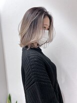 ゼンドットカラスマ(Zen.karasuma)&nbsp;大人ボブ×白髪ぼかしカラー