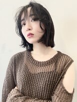 ココ 本八幡(KOKO)&nbsp;黒髪クラゲヘアーオリーブグレー小顔ココアベージュ丸型卵型ボブ