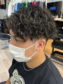 グッドタイムエフティフィフス 横浜西口(GoodTimes ft.fifth) ツイストスパイラルパーマセンターパートツーブロックフェード