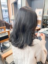 オト(oto)&nbsp;凜とした美しさが引き立つ黒髪ウェーブロング　艶髪/透明感
