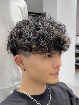 フィフスパーク(fifth PARK) 渋谷スペインカールラルフカール刈り上げ高めツーブロックメンズ