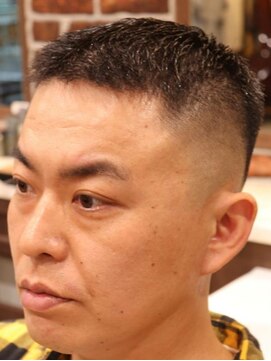 アクセプトザワールドバーバー(Accept the world barber) クルー×スキンフェード