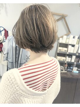 ヘアーアンドアトリエ マール(Hair&Atelier Marl) 【Marl】細かいハイライト入りのフォギーベージュカラー♪