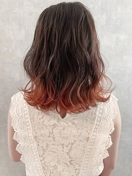 イール(iIIL) 【iIIL hair lounge】裾カラーエッジカラー外ハネミディ