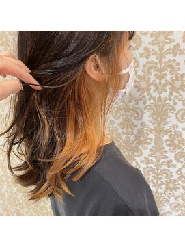 ヘア ラウンジ アレスト(HAIR LOUNGE A REST) インナーカラー セミロングスタイル