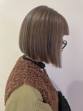 アングゥギャラリー(ungu GALLERY) ミニボブ／ブリーチカラー／ミルクティーベージュ