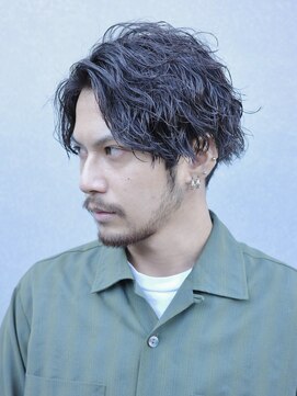 フィフス 名駅(fifth) 波巻きセンターパートツイストスパイラルツーブロックメンズヘア