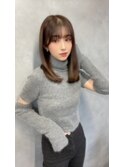 ミディアムレイヤー　顔周りカット　オリーブベージュ　韓国