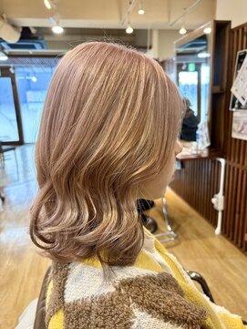 ブリッツレボルト(BLITZ R EVOLUT) ボブ×ピンクベージュカラー