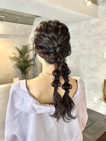 サンルーム(SUN room)&nbsp;ふわふわ編み下ろしツインアレンジ　satsuki