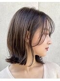 外ハネ切りっぱなしボブ