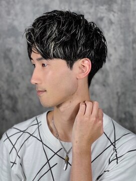 ヒロギンザ 池袋 サンシャイン通り店(HIRO GINZA) センターパートシルバーメッシュ