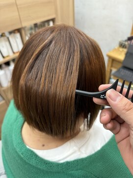 ガーベラ(gerbera) 前下がりボブ