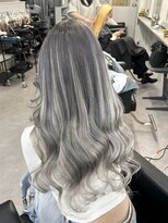 シェイロ(Cielro)&nbsp;【シルバーグレー×バレイヤージュ風エクステ】SAKI