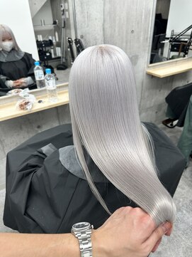 モニカ 栄店(MONIQA) ホワイトシルバー