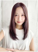 艶感カラーで美髪を引き立てるセンターパートストレート