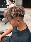 外国人風スペインカールパーマ/メンズ/刈り上げ/眉毛/ツイスト