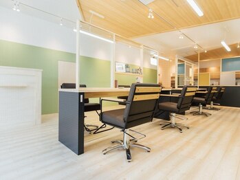 フレイムス ヘアアンドリラックス 吉川店(Frames hair&relax)の写真/【吉川駅徒歩3分】経験豊富なスタイリストが丁寧にカウンセリング。大型サロンが苦手な方へ♪