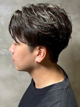 ディスイズバーバーフォース(THIS IS BARBER 4th) ツーブロック 黒髪ショート ニュアンスパーマ 刈り上げ