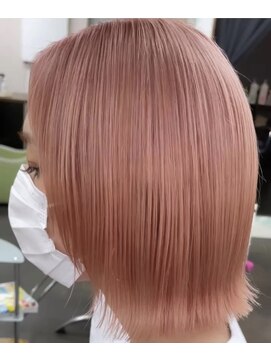 ふんわり透明感コーラルピンク×ツヤボブ