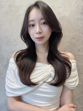 アフロート トウキョウ(AFLOAT TOKYO) くびれレイヤー×顔まわりカット｜抜け感モテヘア