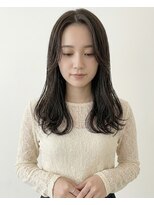 エルシー 江坂店(Lc)&nbsp;センターパート　ゆる巻きセミロング　暗めアッシュカラー
