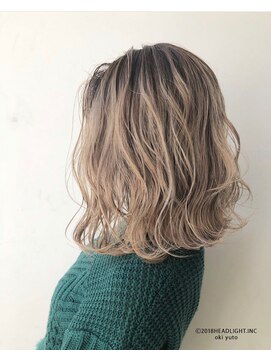 モアナ バイ ヘッドライト 駒沢大学店(Moana by HEADLIGHT) グラデーション☆ベージュ☆Ｍｏａｎａ