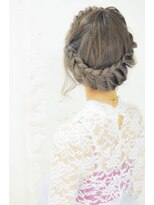 編み込みヘアスタイル☆透明感が出るふんわりアレンジ