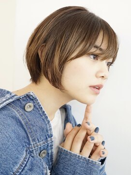 サンク 原宿 表参道(cinq) ショートボブ  アッシュブラウンイルミナカラーインナーカラー