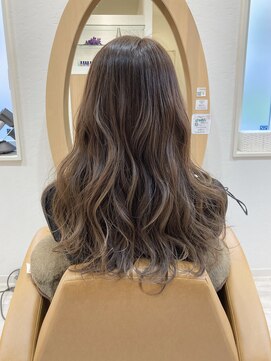 アドラーブル けやき通り店(adorable) 透明感【ベージュカラー】波巻き　10代20代30代