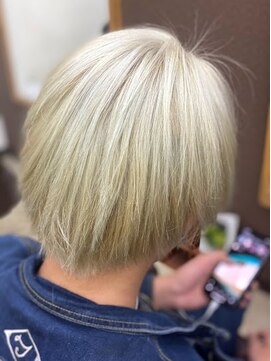 ローシュヘアー(Rosh hair) ホワイトアッシュ
