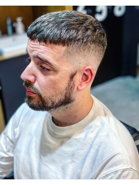 フランクスバーバー アンド ビアークラブ(FRANK'S BARBER and BEER CLUB) サイドグラデーションフェードマッシュスリークショートクロップ