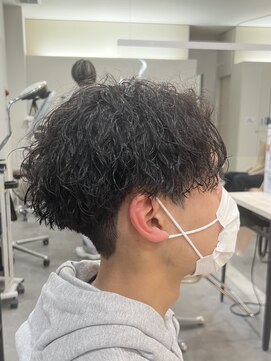 バース バイ ハピネス(BIRTH by happiness) ツイストスパイラルパーマツイストパーマメンズマッシュパーマ