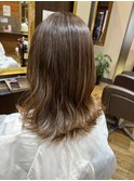外ハネミディアムスタイル