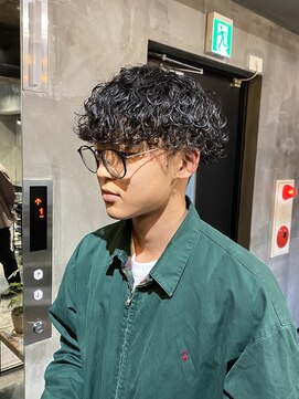 ローリー(Rowlly) 【 波巻きのパーマ男子 】