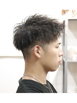 ウィスカーヘアー(whisker hair) ツイストパーマ