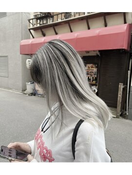 ピヨン 心斎橋(piLLon) バレイヤージュ☆ホワイトシルバー