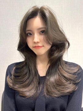 ニトバイアンキシム(nit by ahnkism) 韓国風レイヤーカット顔まわりくびれオルチャン堀江