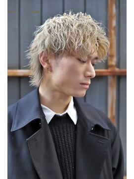 フリーク バーバーショップ 都島店(FREAK BARBER SHOP) モテホワイトベージュ大人の色気波打ちスパイラルアップバング