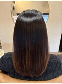 大人シアーベージュミニウルフボブミディアムレイヤー