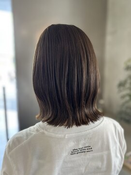 ニカイ(2F) アッシュカラー×外ハネ