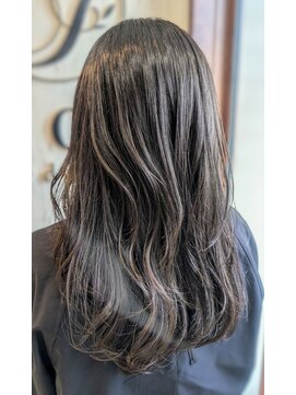 イル(iru) ハイライト×オリーブグレージュ