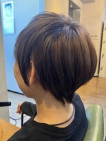 ディアス(DIAS) 【大人可愛い】首元すっきりタイトな前下がりショート