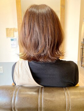 メルト 吉祥寺(melt) 【宮本】大人可愛いくびれ外ハネレイヤーボブベージュ20代30代