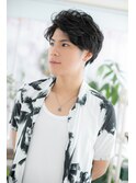 黒髪ワイルドアップバングでくせ毛ショートa