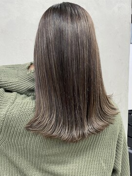 キラ 渋谷(KILLA) グレージュハイライト_ボブルフミディアムクールショート