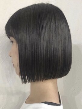 イコ 表参道原宿(ico) どの角度からも綺麗なぱつっとボブ