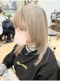 ホワイトベージュ