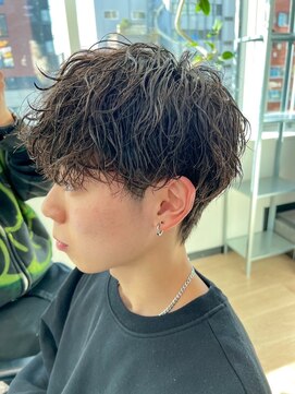 ウェイビーエフティフィフス 横浜西口(WAVEY ft.fifth) ツイストスパイラルパーマツーブロックツイストパーマメンズヘア