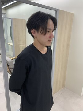 ユニ 江坂(Uni.) センターパート×パーマ